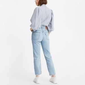 BNWT levis 501 cropped light wash